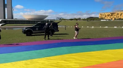 BANDEIRA-LGBT.webp